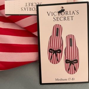 ✨ Victoria’s Secret Deluxe Slipper Set ✨ Size M ( 7-8 )